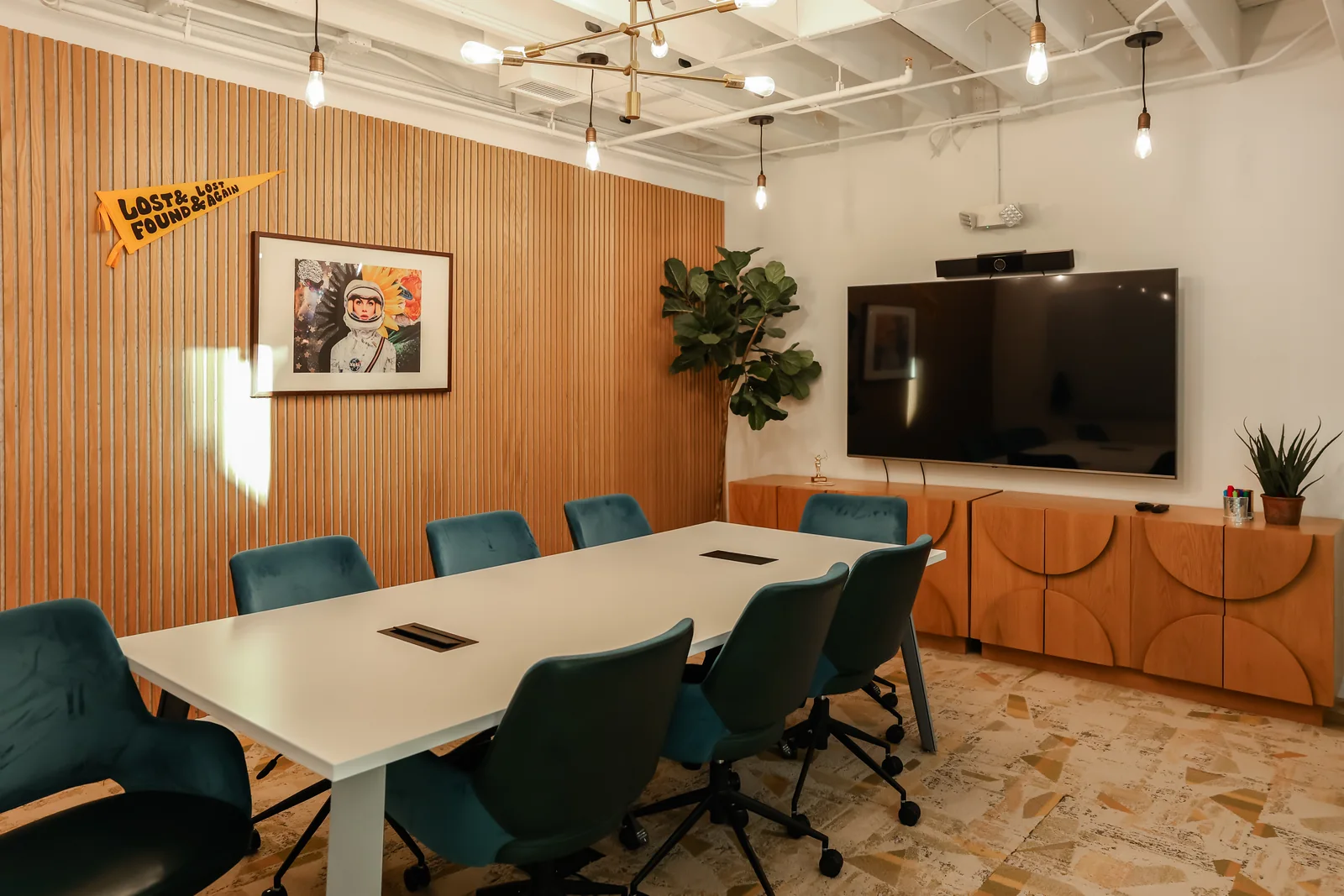 Meeting room at THRIVE Suwanee