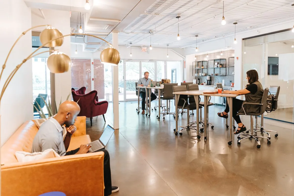 13 Benefits of Coworking Spaces That Boost Business